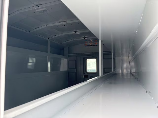 2026 Oxford White Ford E-350SD Base Cutaway RWD Cutaway