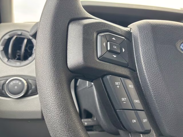 2026 Oxford White Ford E-350SD Base Cutaway RWD Cutaway