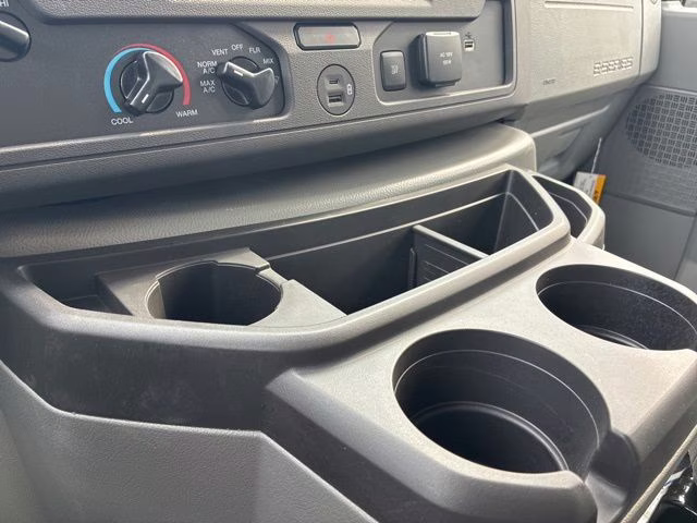 2026 Oxford White Ford E-350SD Base Cutaway RWD Cutaway