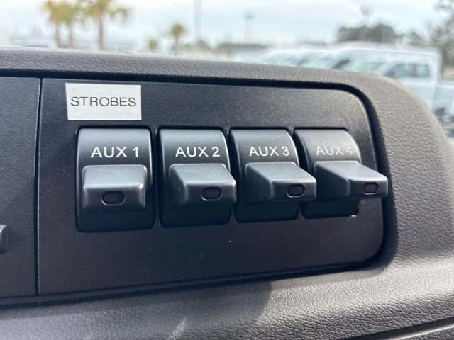 2026 Oxford White Ford E-350SD Base Cutaway RWD Cutaway