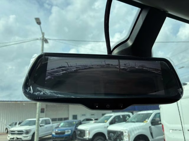 2026 Oxford White Ford E-350SD Base Cutaway RWD Cutaway