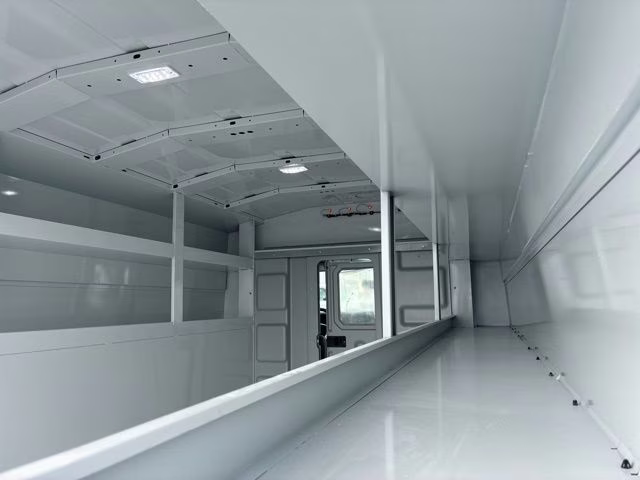 2026 Oxford White Ford E-350SD Base Cutaway RWD Cutaway