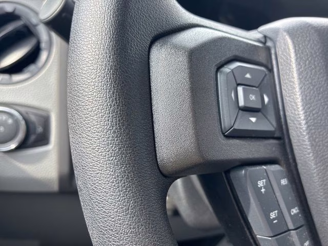 2026 Oxford White Ford E-350SD Base Cutaway RWD Cutaway