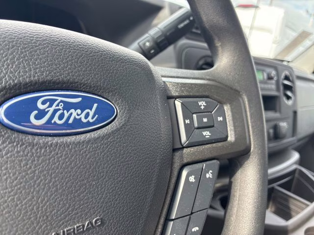 2026 Oxford White Ford E-350SD Base Cutaway RWD Cutaway