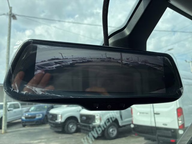 2026 Oxford White Ford E-350SD Base Cutaway RWD Cutaway