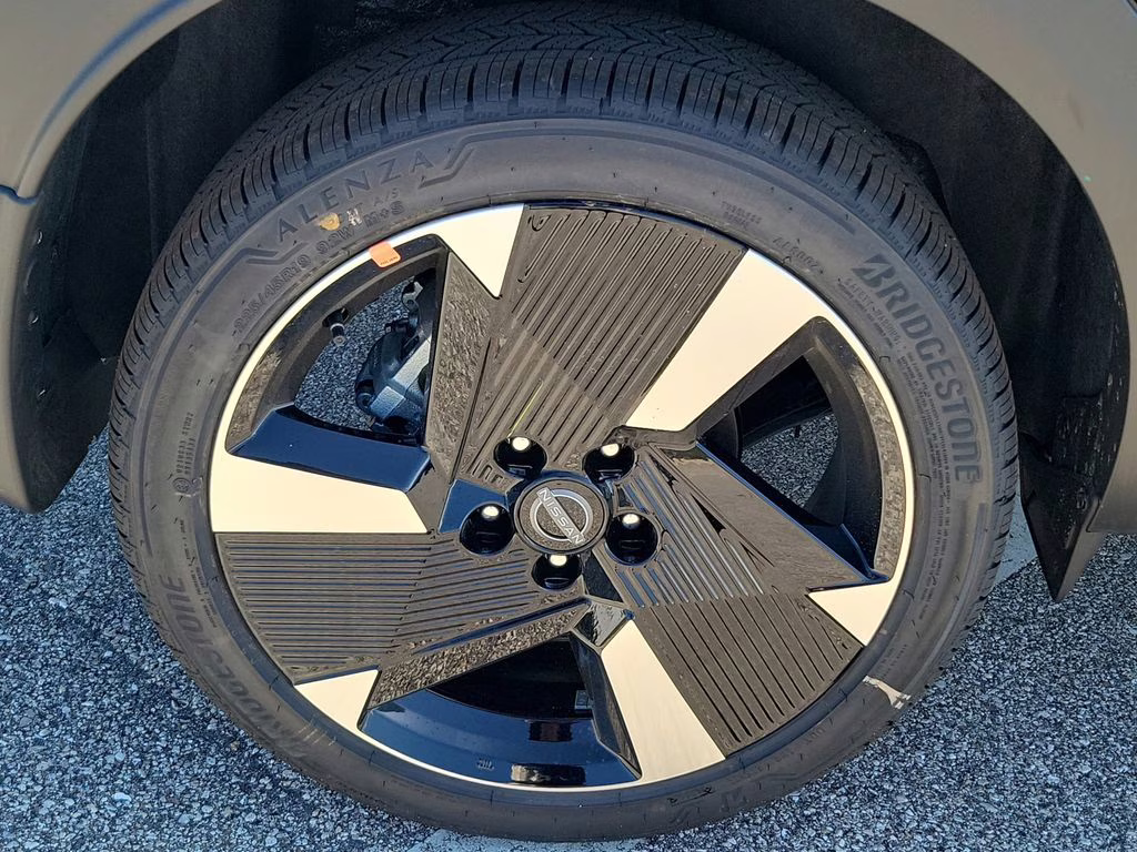 2026 Super Black Nissan Kicks SR FWD SUV