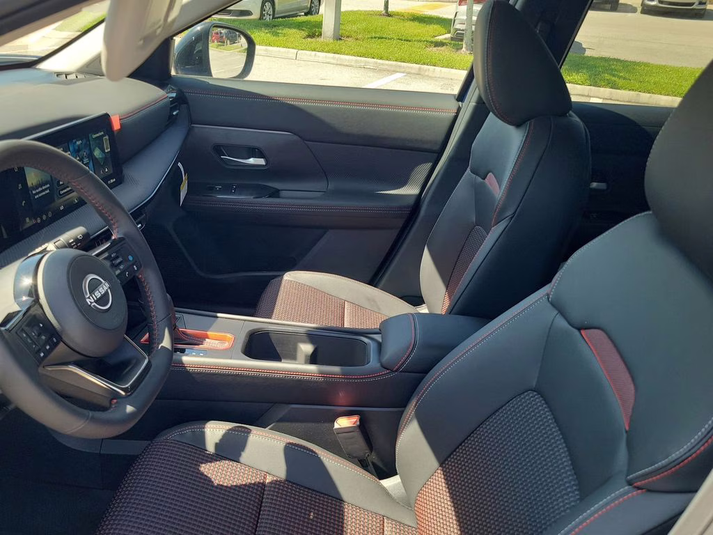 2026 Super Black Nissan Kicks SR FWD SUV