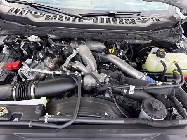 2026 Gray Metallic Ford Super Duty F-250 SRW Lariat 4X4 Truck