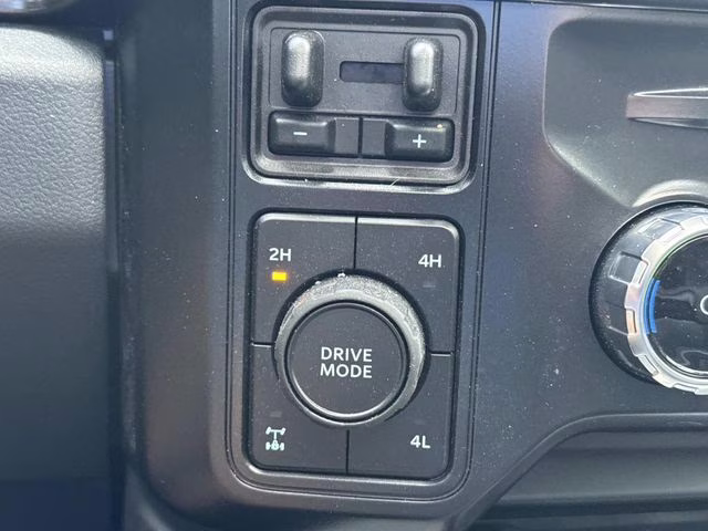 2026 Gray Metallic Ford Super Duty F-250 SRW Lariat 4X4 Truck