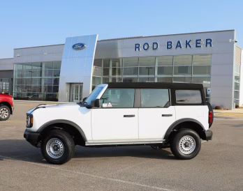 2025 Oxford White Ford Bronco Base 4X4 SUV