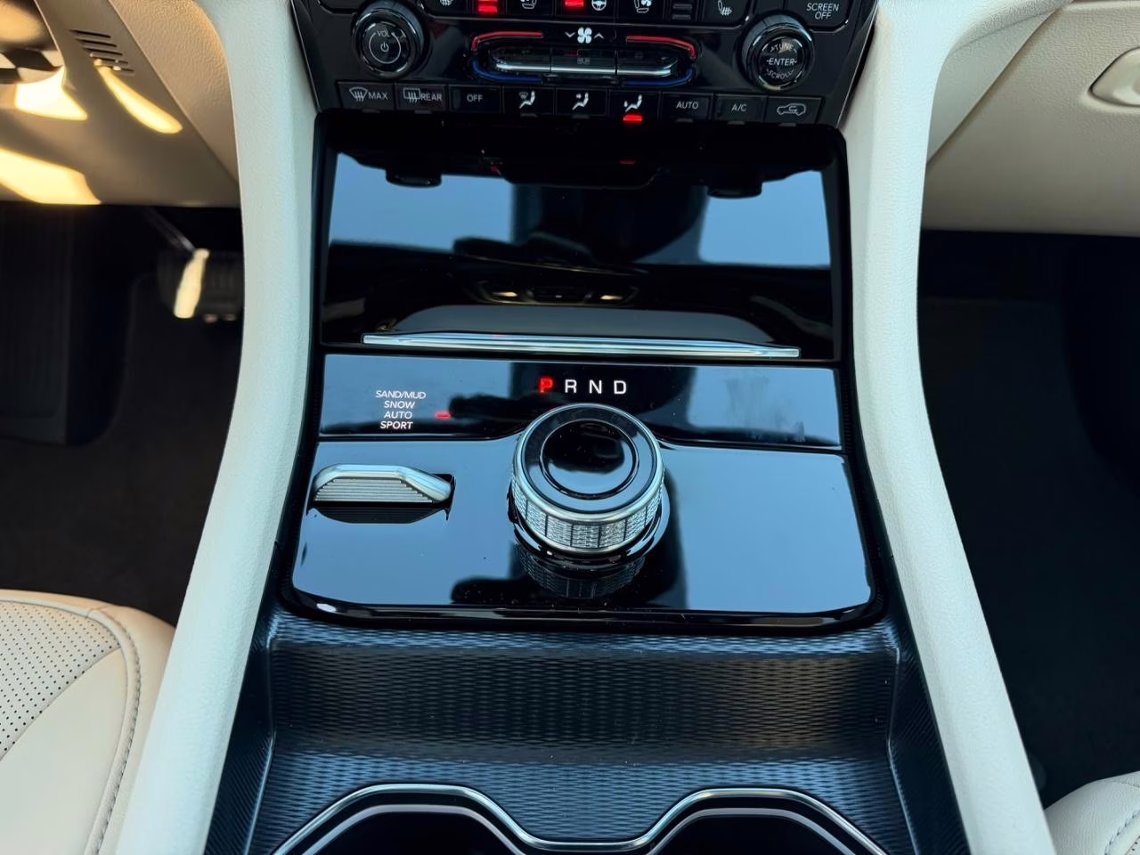 2025 Bright White Clearcoat Jeep Grand Cherokee L Limited 4X4 SUV