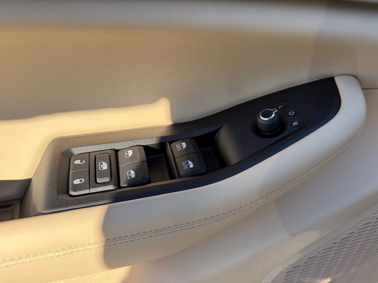 2025 Bright White Clearcoat Jeep Grand Cherokee L Limited 4X4 SUV