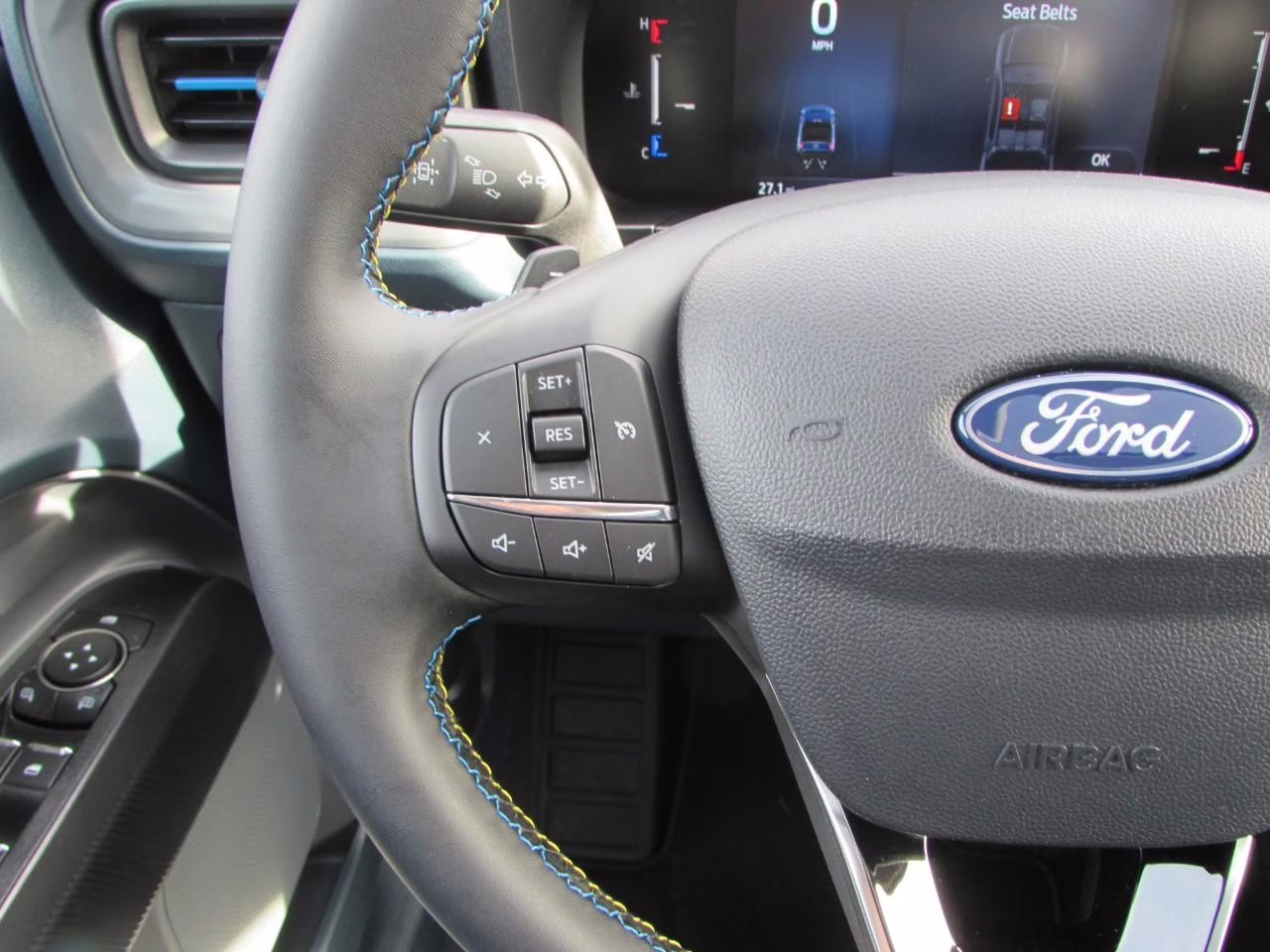 2026 Shadow Black Ford Maverick Lobo Standard AWD Truck