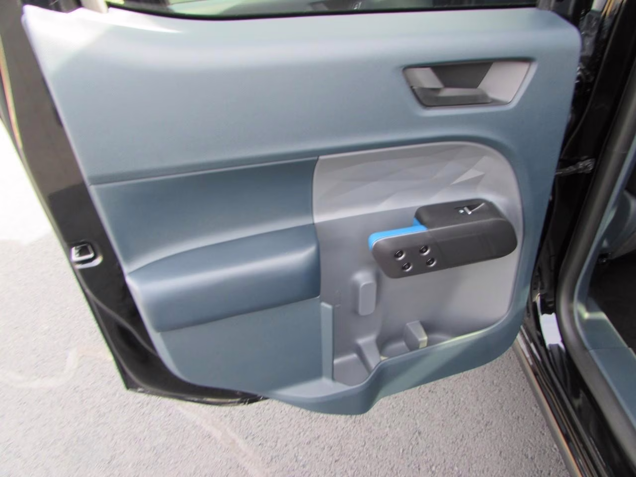 2026 Shadow Black Ford Maverick Lobo Standard AWD Truck