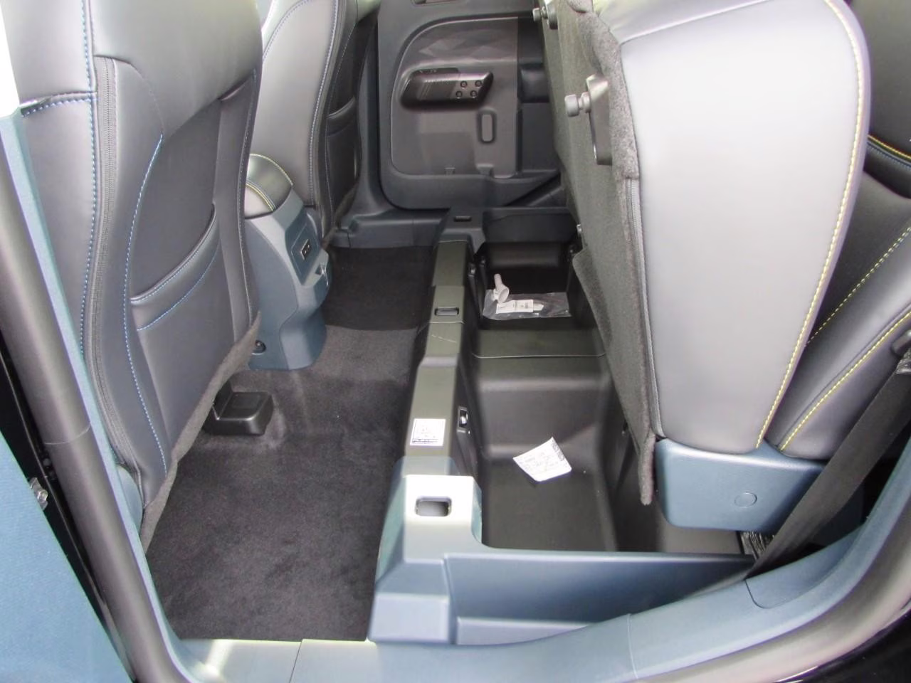 2026 Shadow Black Ford Maverick Lobo Standard AWD Truck