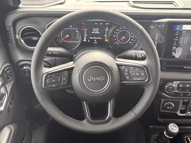 2026 Black Clearcoat Jeep Gladiator Sahara 4X4 Truck