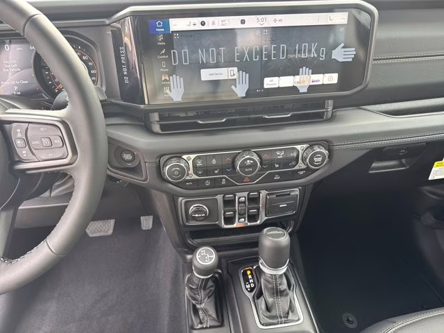 2026 Black Clearcoat Jeep Gladiator Sahara 4X4 Truck