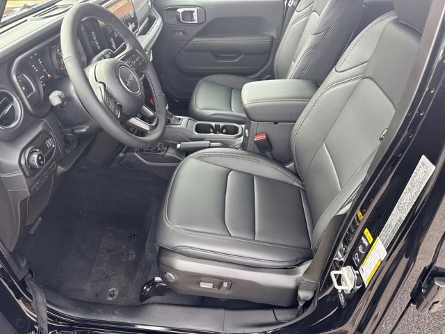 2026 Black Clearcoat Jeep Gladiator Sahara 4X4 Truck