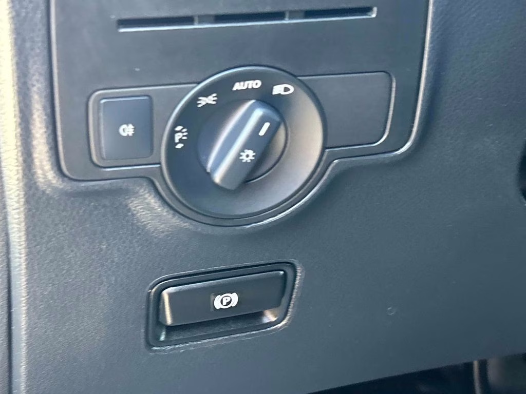 2023 Mountain Crystal White Metallic Mercedes-Benz Metris Cargo RWD Van