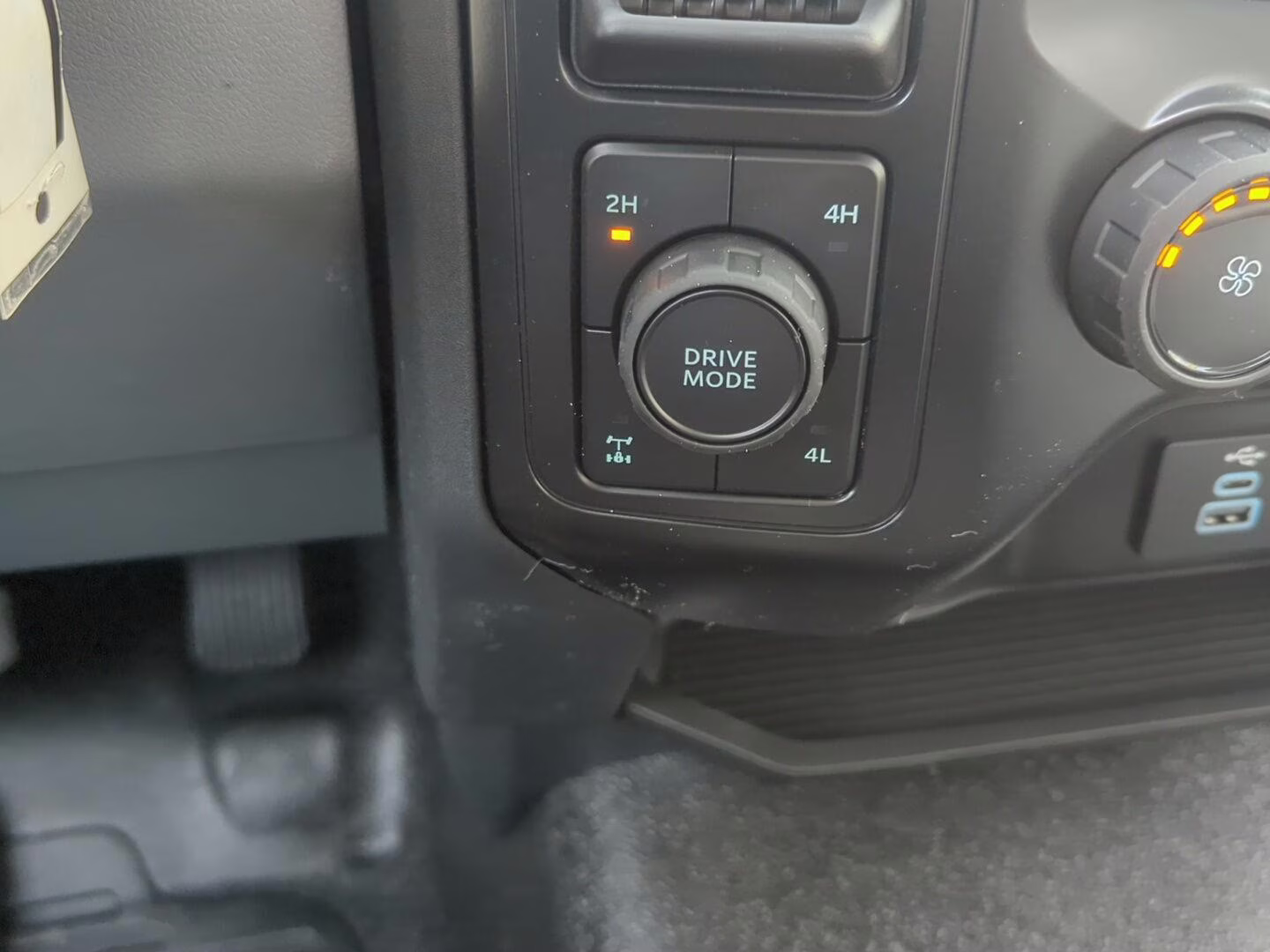 2026 Oxford White Ford Super Duty F-250 SRW XL 4X4 Truck