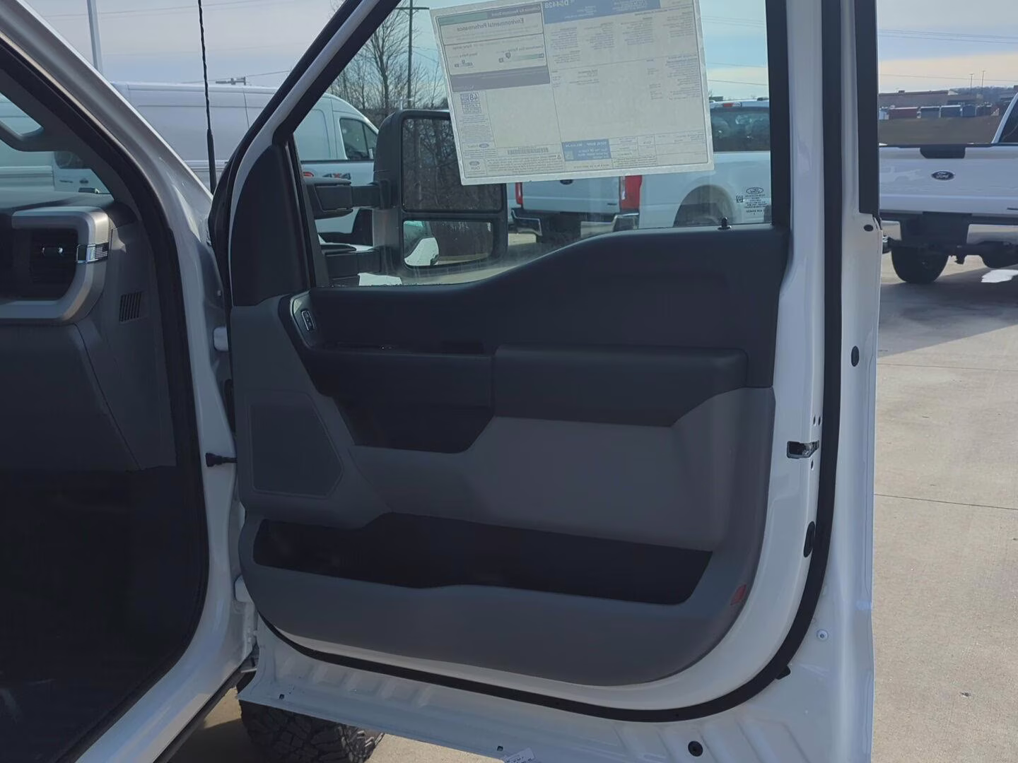 2026 Oxford White Ford Super Duty F-250 SRW XL 4X4 Truck