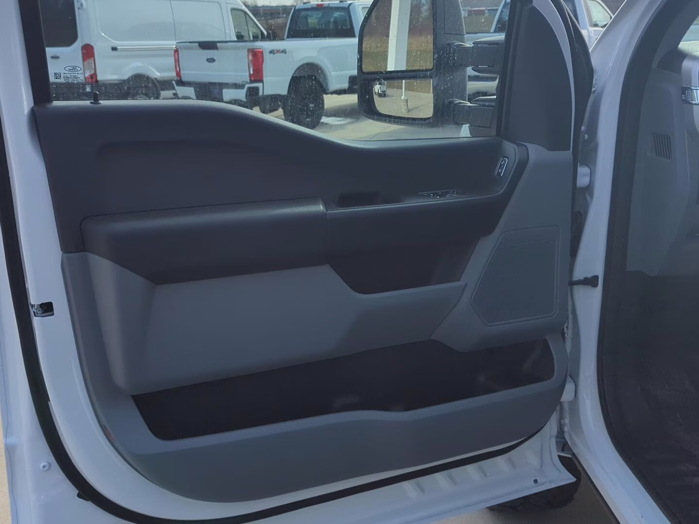 2026 Oxford White Ford Super Duty F-250 SRW XL 4X4 Truck