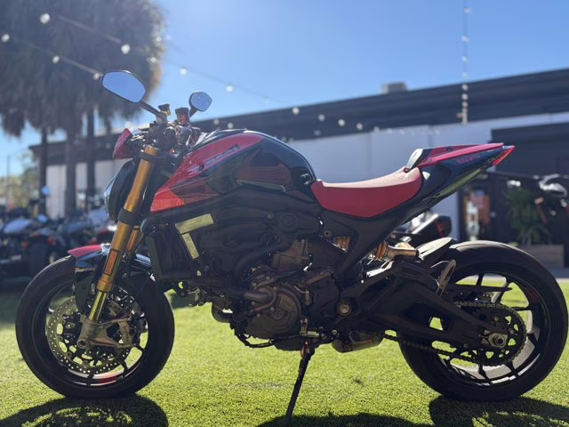 2024 RED Ducati MONSTER 937+ SP