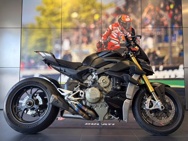 2021 BLACK Ducati Streetfighter V4S