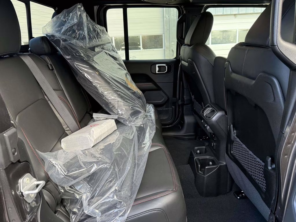 2026 Granite Crystal Metallic Clearcoat Jeep Gladiator Rubicon 4X4 Truck