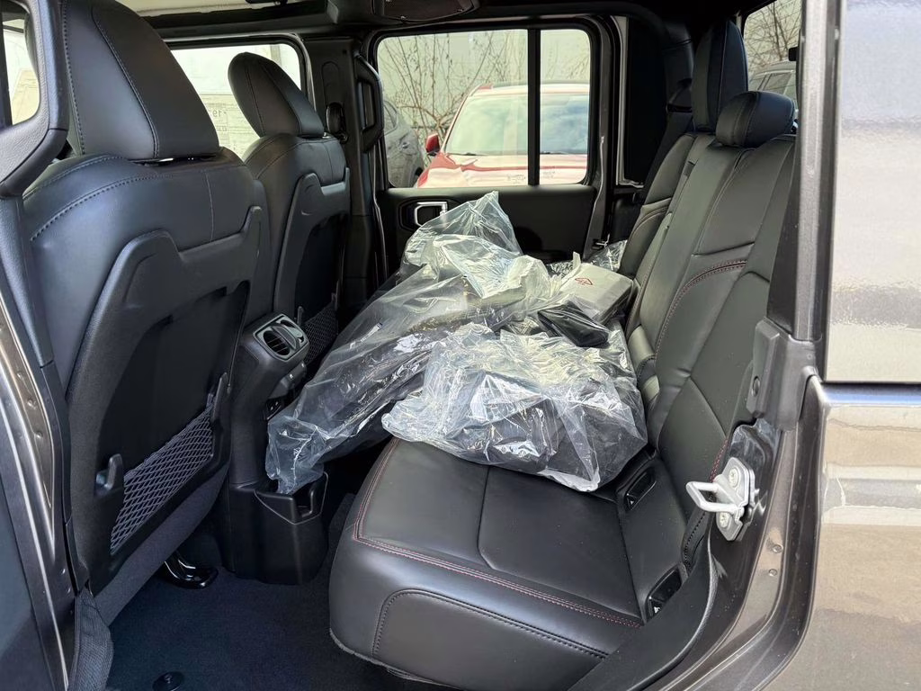 2026 Granite Crystal Metallic Clearcoat Jeep Gladiator Rubicon 4X4 Truck