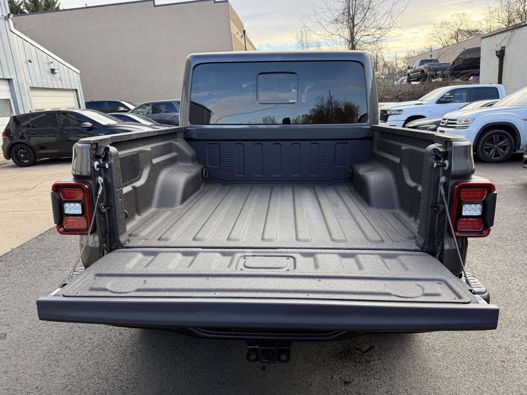 2026 Granite Crystal Metallic Clearcoat Jeep Gladiator Rubicon 4X4 Truck