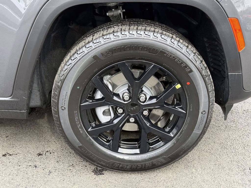 2026 Baltic Gray Metallic Clearcoat Jeep Grand Cherokee Laredo 4X4 SUV