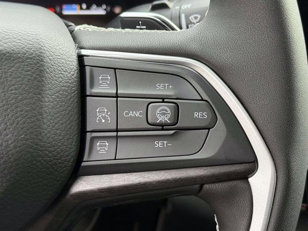 2026 Baltic Gray Metallic Clearcoat Jeep Grand Cherokee Laredo 4X4 SUV