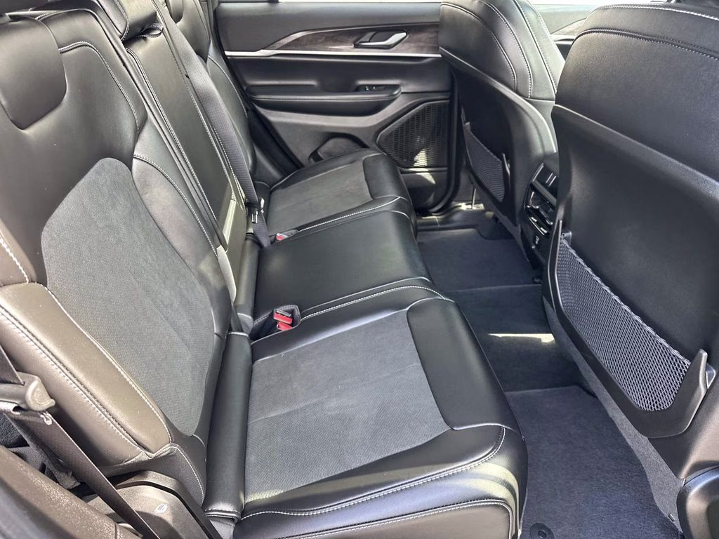 2026 Baltic Gray Metallic Clearcoat Jeep Grand Cherokee Altitude 4X4 SUV