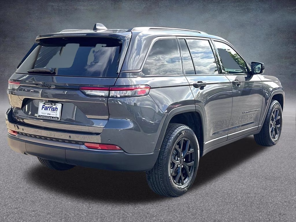 2026 Baltic Gray Metallic Clearcoat Jeep Grand Cherokee Altitude 4X4 SUV