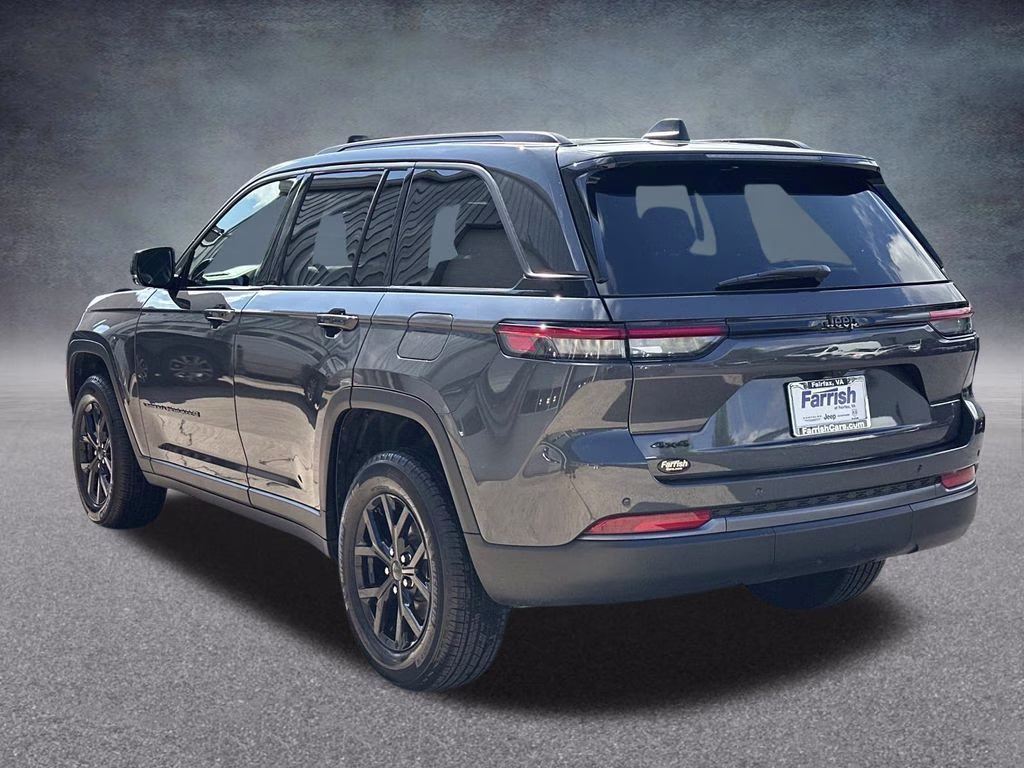 2026 Baltic Gray Metallic Clearcoat Jeep Grand Cherokee Altitude 4X4 SUV