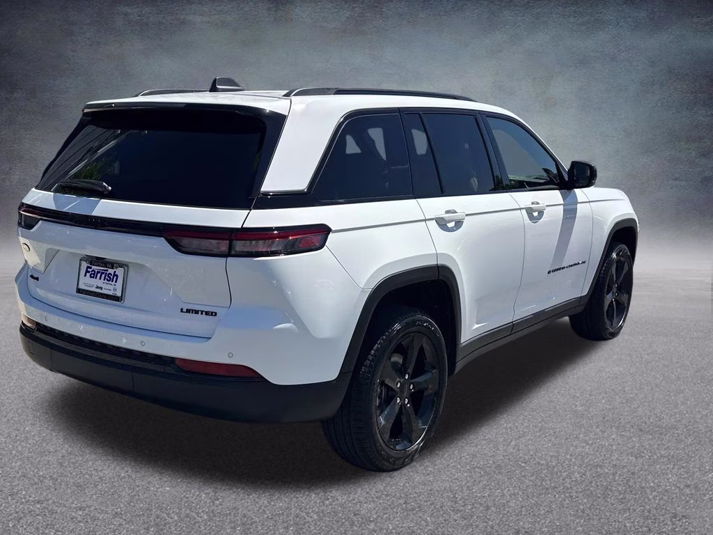 2025 Bright White Clearcoat Jeep Grand Cherokee Limited 4X4 SUV