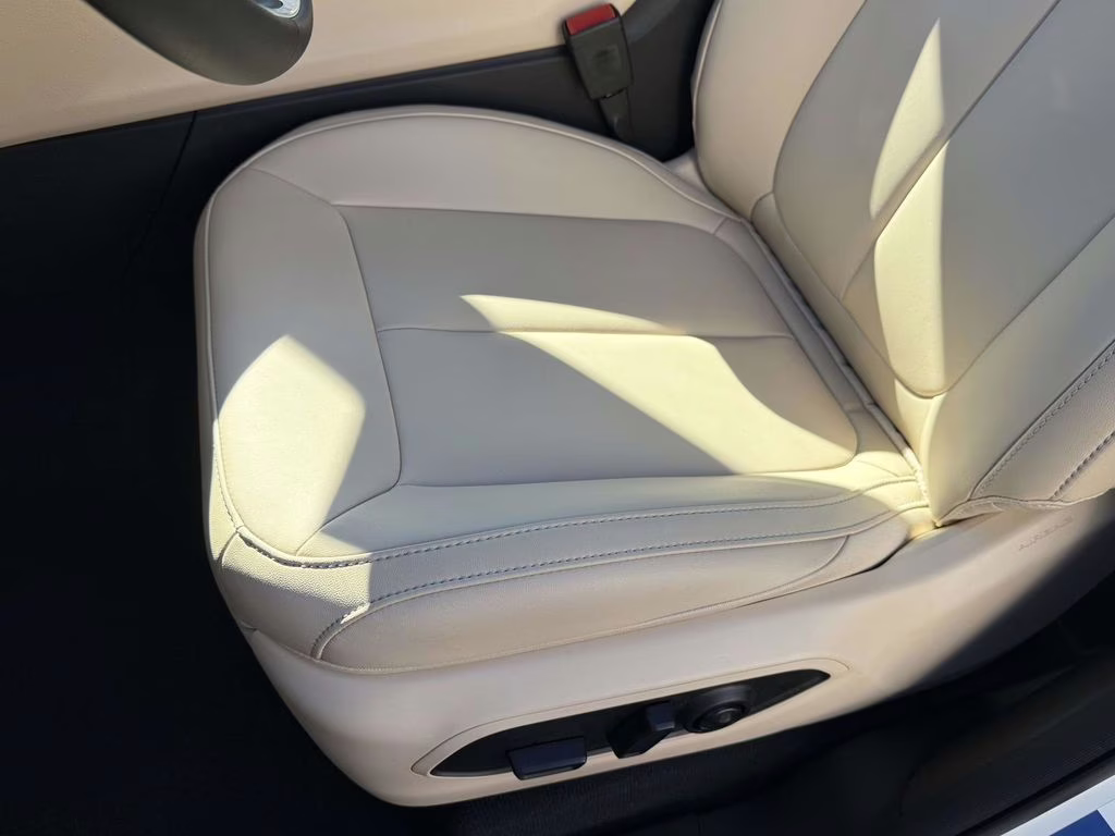 2025 Bright White Clearcoat Jeep Grand Cherokee Limited 4X4 SUV