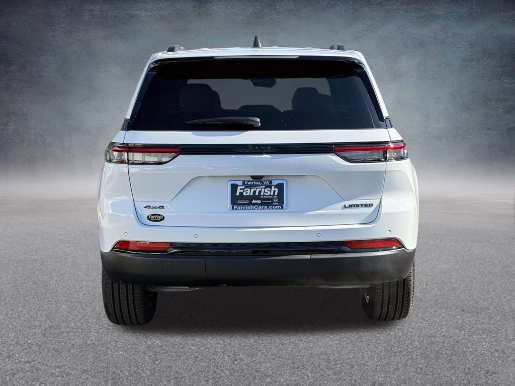 2025 Bright White Clearcoat Jeep Grand Cherokee Limited 4X4 SUV