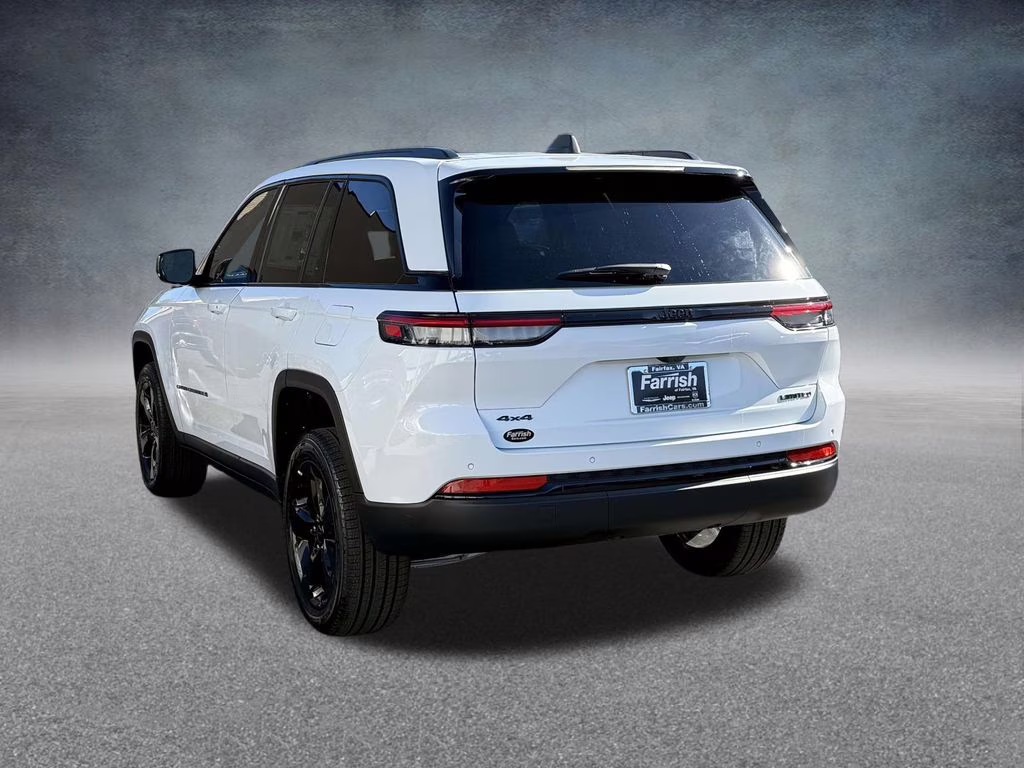 2025 Bright White Clearcoat Jeep Grand Cherokee Limited 4X4 SUV