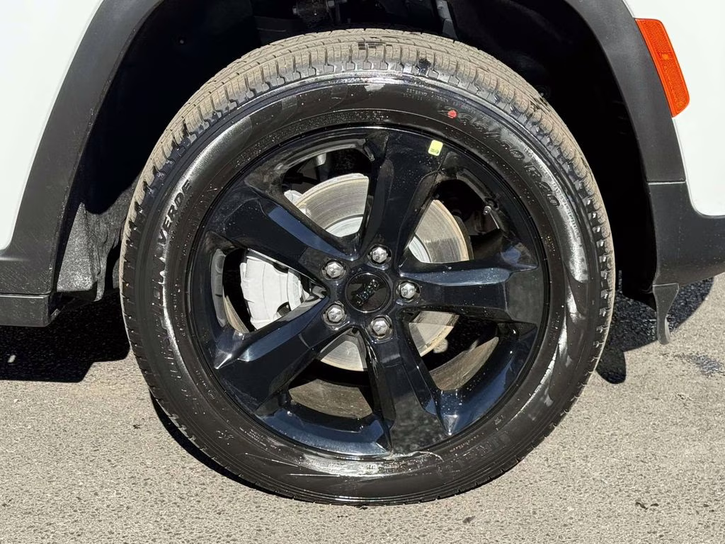 2025 Bright White Clearcoat Jeep Grand Cherokee Limited 4X4 SUV