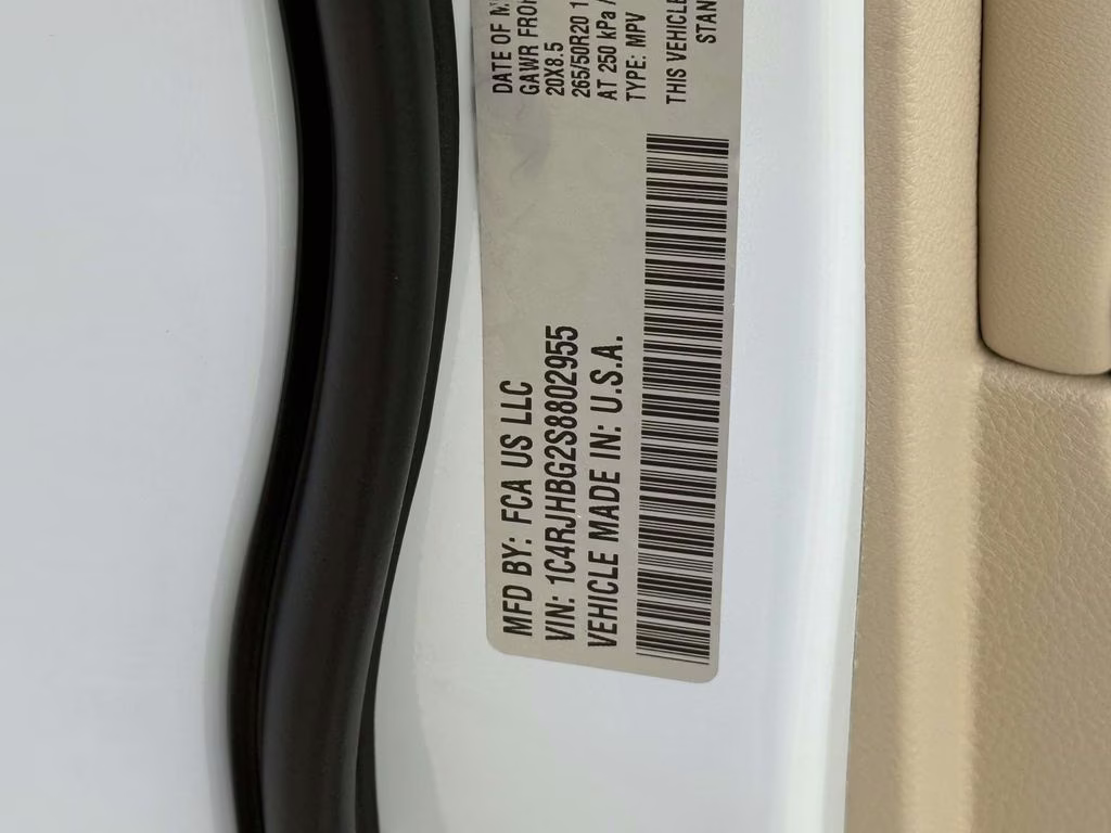 2025 Bright White Clearcoat Jeep Grand Cherokee Limited 4X4 SUV