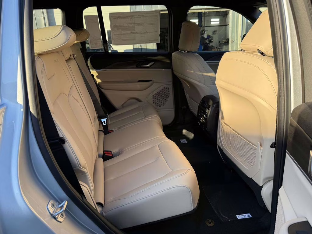 2025 Silver Zynith Jeep Grand Cherokee Limited 4X4 SUV