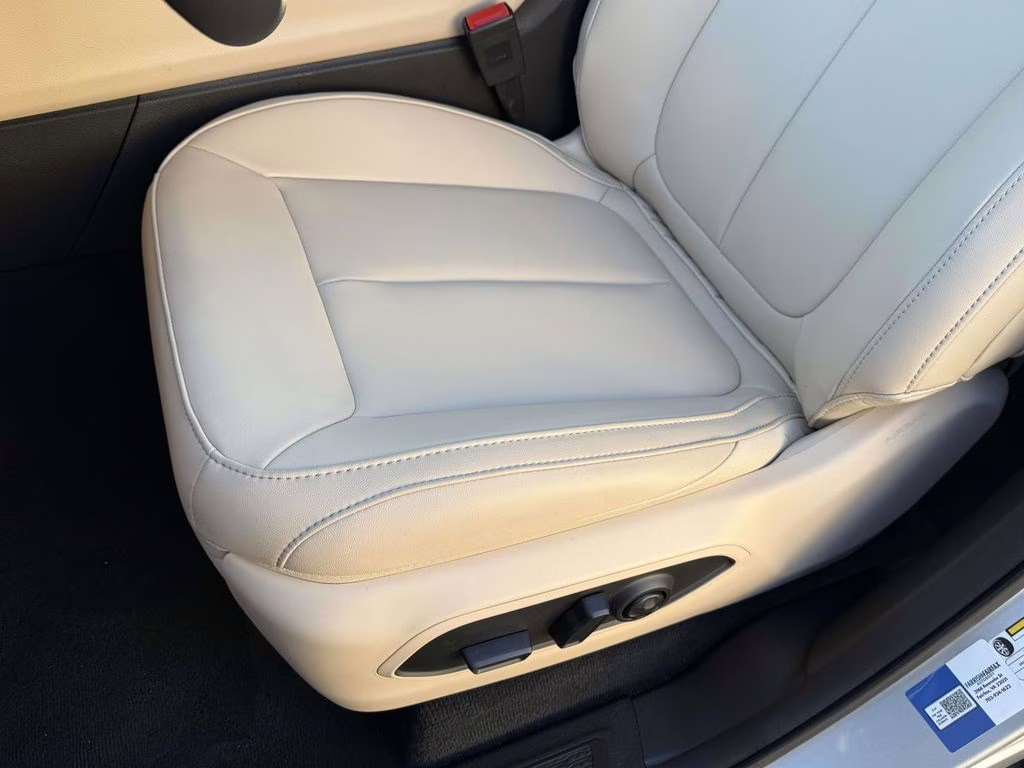 2025 Silver Zynith Jeep Grand Cherokee Limited 4X4 SUV