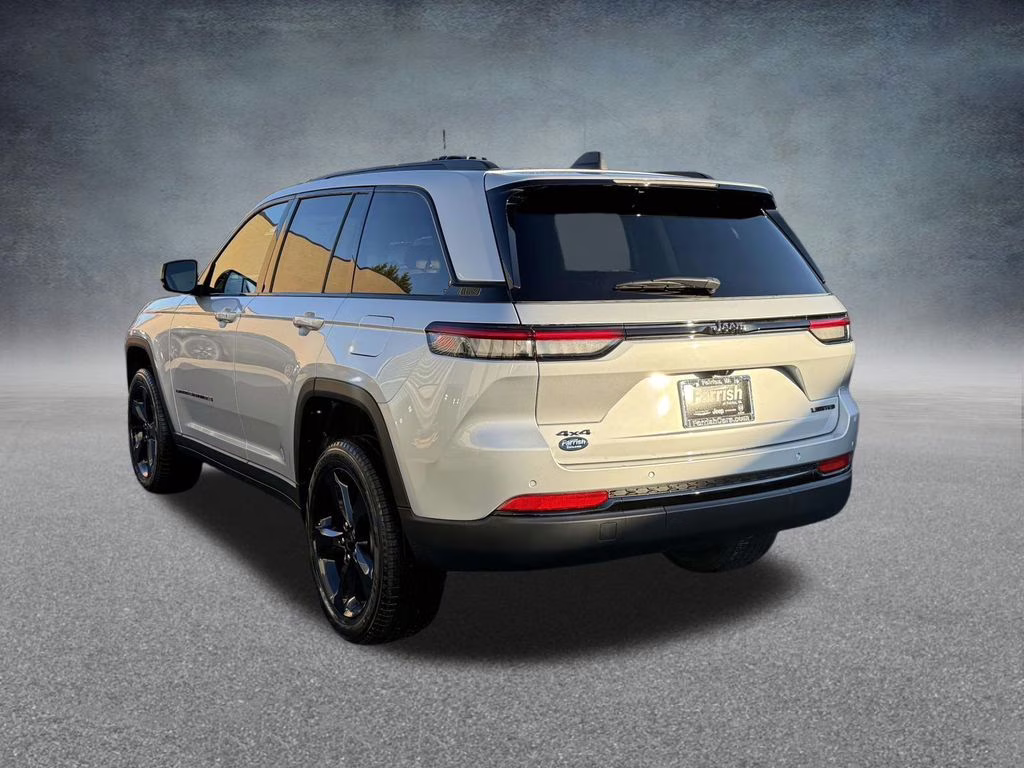 2025 Silver Zynith Jeep Grand Cherokee Limited 4X4 SUV