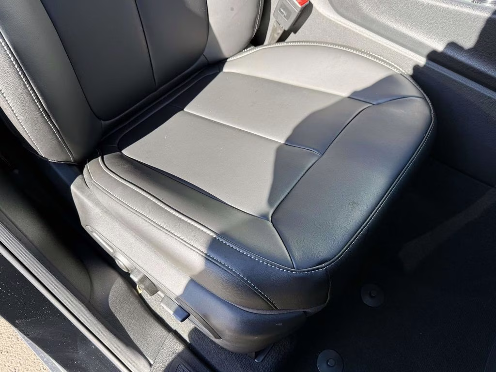 2026 Diamond Black Crystal Pearlcoat Jeep Grand Cherokee Limited 4X4 SUV