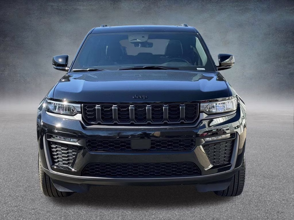 2026 Diamond Black Crystal Pearlcoat Jeep Grand Cherokee Limited 4X4 SUV