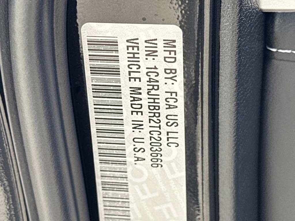 2026 Diamond Black Crystal Pearlcoat Jeep Grand Cherokee Limited Reserve 4X4 SUV