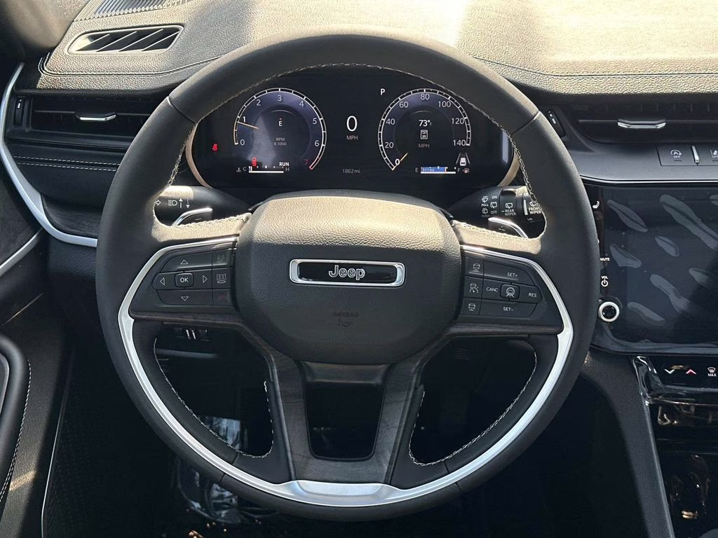 2026 Bright White Clearcoat Jeep Grand Cherokee Limited 4X4 SUV