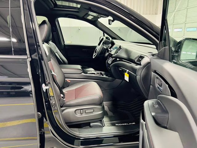 2026 Crystal Black Pearl Honda Ridgeline Black Edition AWD Truck